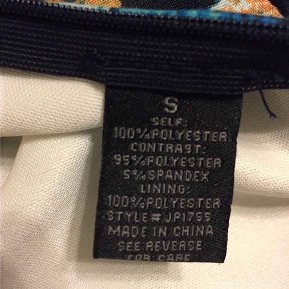 Jumpsuit size small - Picture 6 of 6